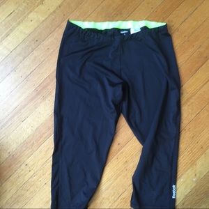 Reebok Capris Sz L